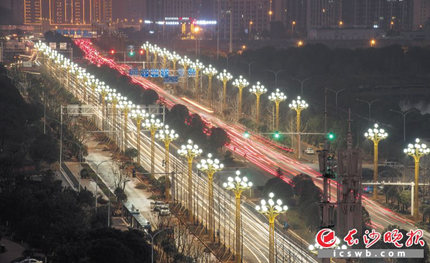 長(zhǎng)沙首條智慧路燈示范段，有“顏值”，更有“才華”