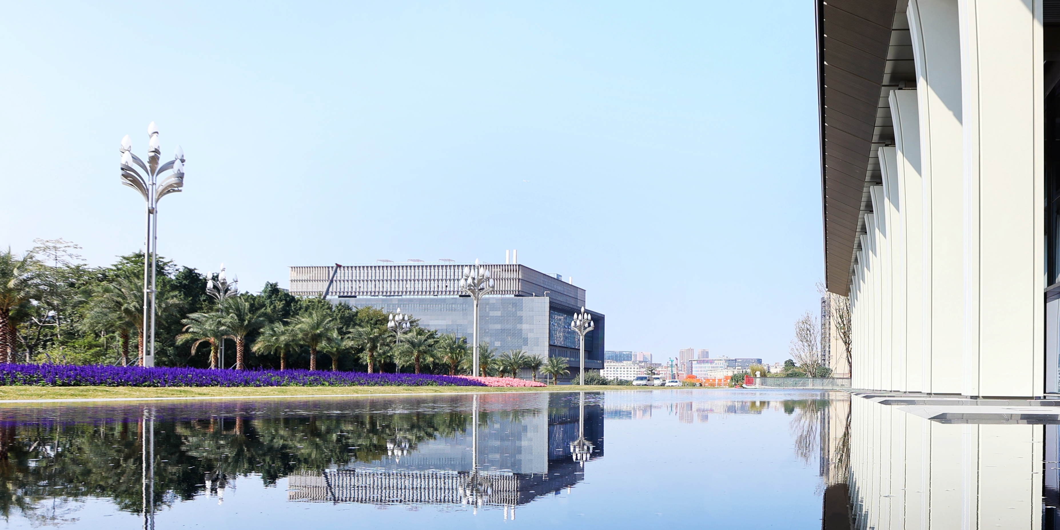 廣州首批！玉蘭燈點(diǎn)亮廣州白云國際會議中心天際線